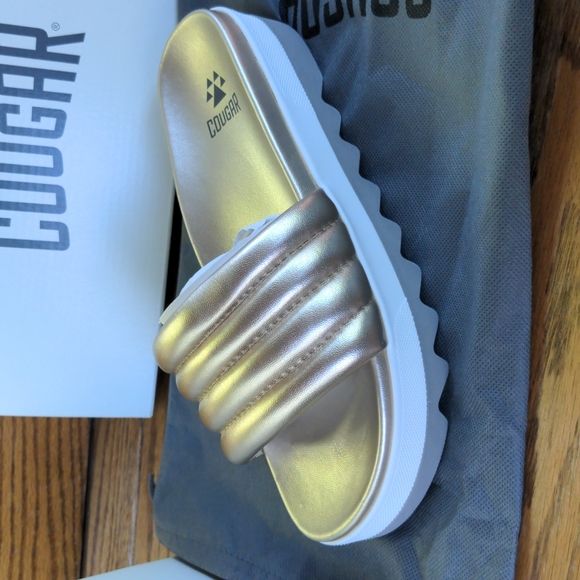 Sandals - Picture 2 of 3